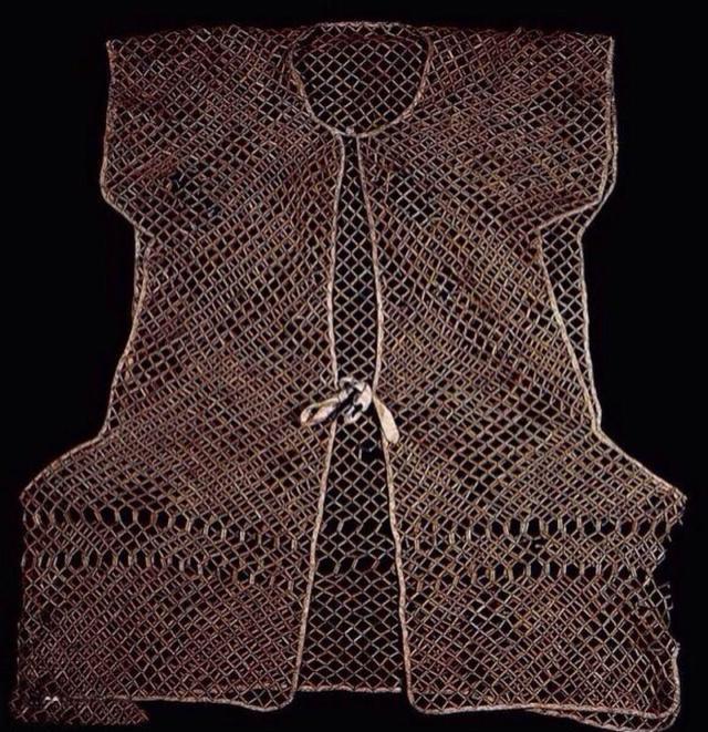 此外,古人还有一种叫"胫衣"的服饰,只有裤管包裹大腿,说得直白点,就是