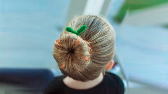 儿童短发丸子头视频小孩盘发发型图片简单