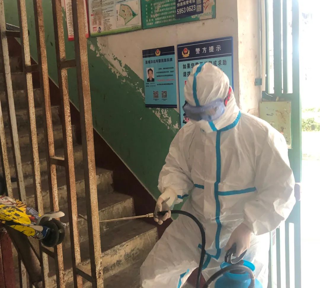 战"疫"中的青年先锋_隔离