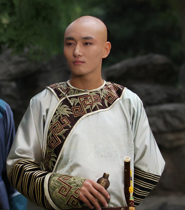 原创被人遗忘的果郡王从甄嬛传出来的李东学如今只能奋进的旋律
