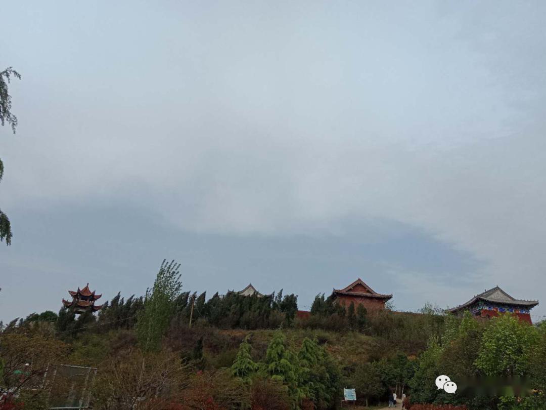 渑池城关康养文旅田园神奇的吕祖庙山