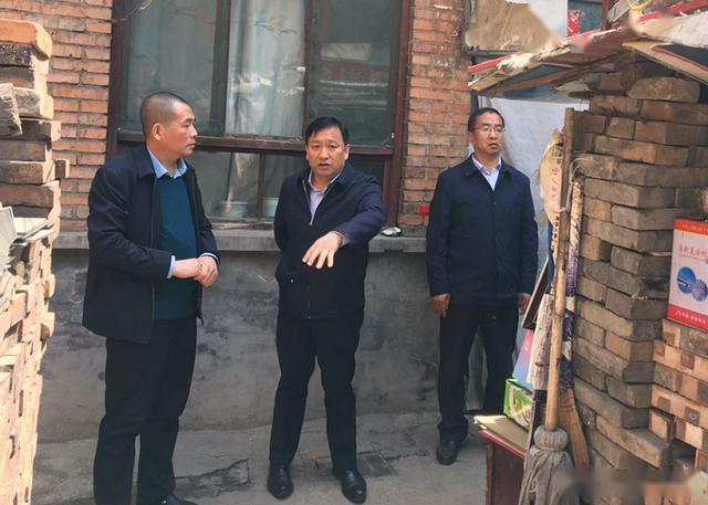 霍州市委副书记统战部长高雅铭在鼓楼街道督导创国卫工作