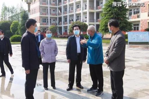 潢川县县委书记赵亮一行到潢川一中检查指导工作