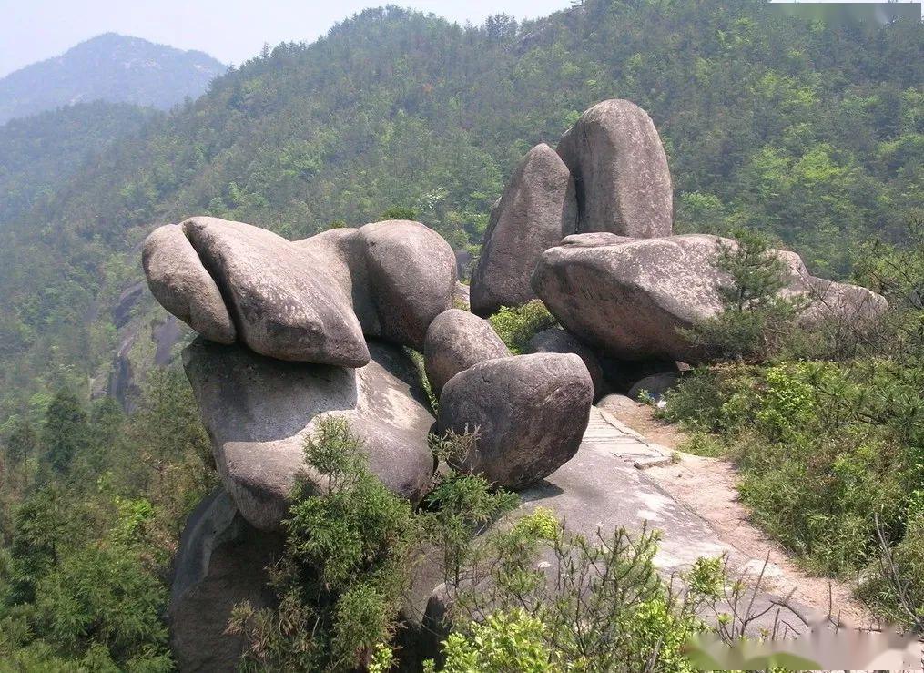 民间故事半块棋盘石