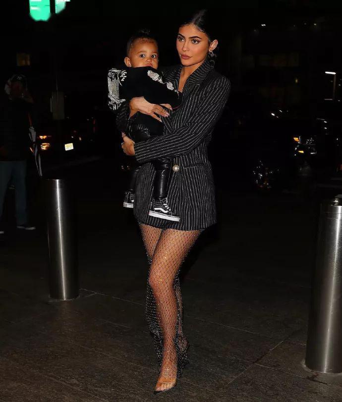 她最牛逼的事不是成为亿万富翁而是生了个天之骄女