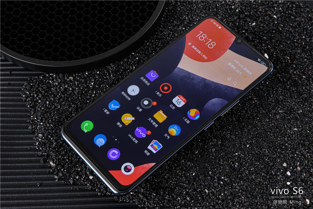 vivos6爵士黑图赏新一代高颜值自拍神器