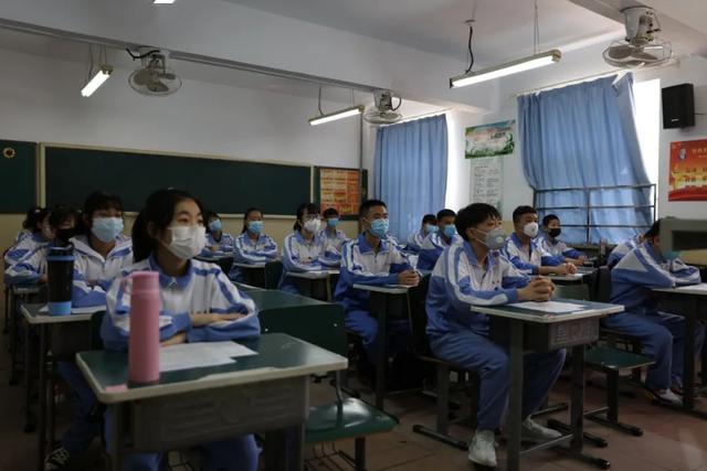 实战演练做准备迎接最美四月天西青区精武镇中学开展复课开学演练