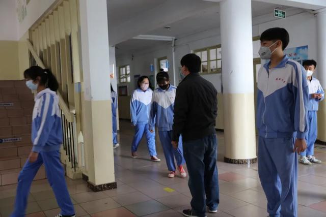 实战演练做准备迎接最美四月天西青区精武镇中学开展复课开学演练