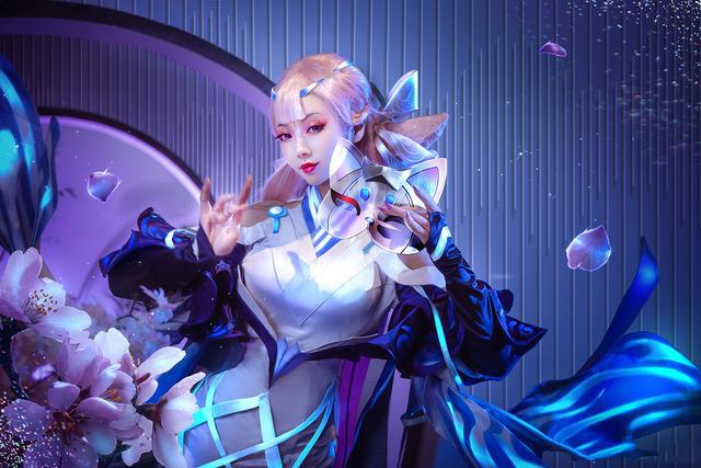 三位妹子cos国产人气游戏王者荣耀角色貂蝉看看还原度如何