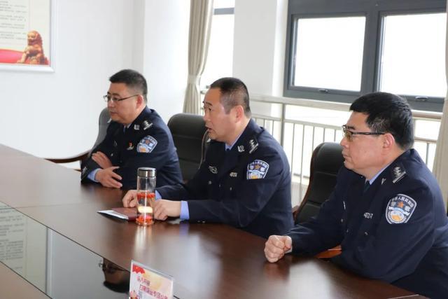 副县长,阜南县公安局局长洪武指出,针对电信诈骗案件必须坚持"预防