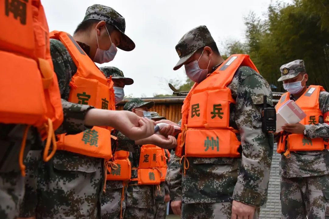 锻造水域抢险救灾精兵我县组织民兵参加防汛骨干集训