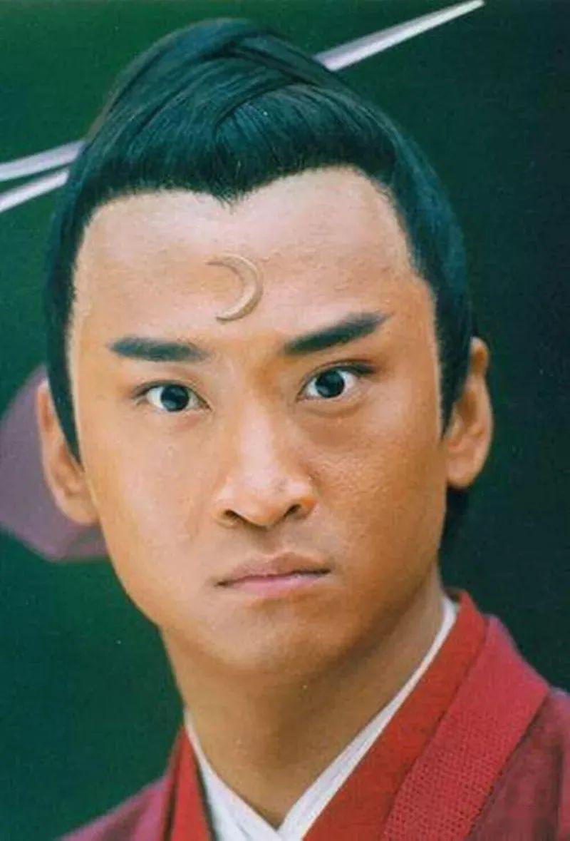 案,晚上去阴曹判阎罗案,那个"月牙"成了他往来人间和阴曹的"通行证"