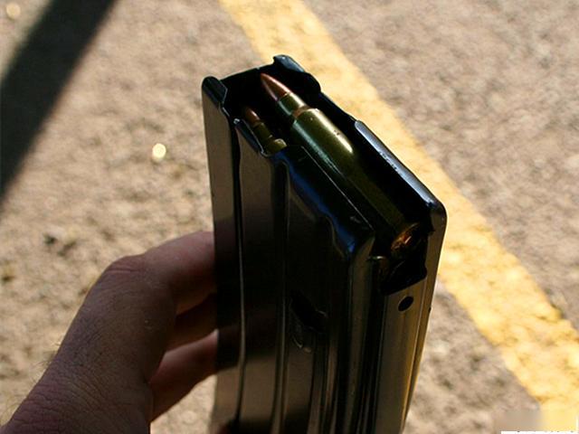 美军easymag快装式弹匣,再也不用一发一发地压,装填速度更快_子弹