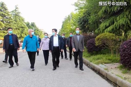 潢川县县委书记赵亮一行到潢川一中检查指导工作