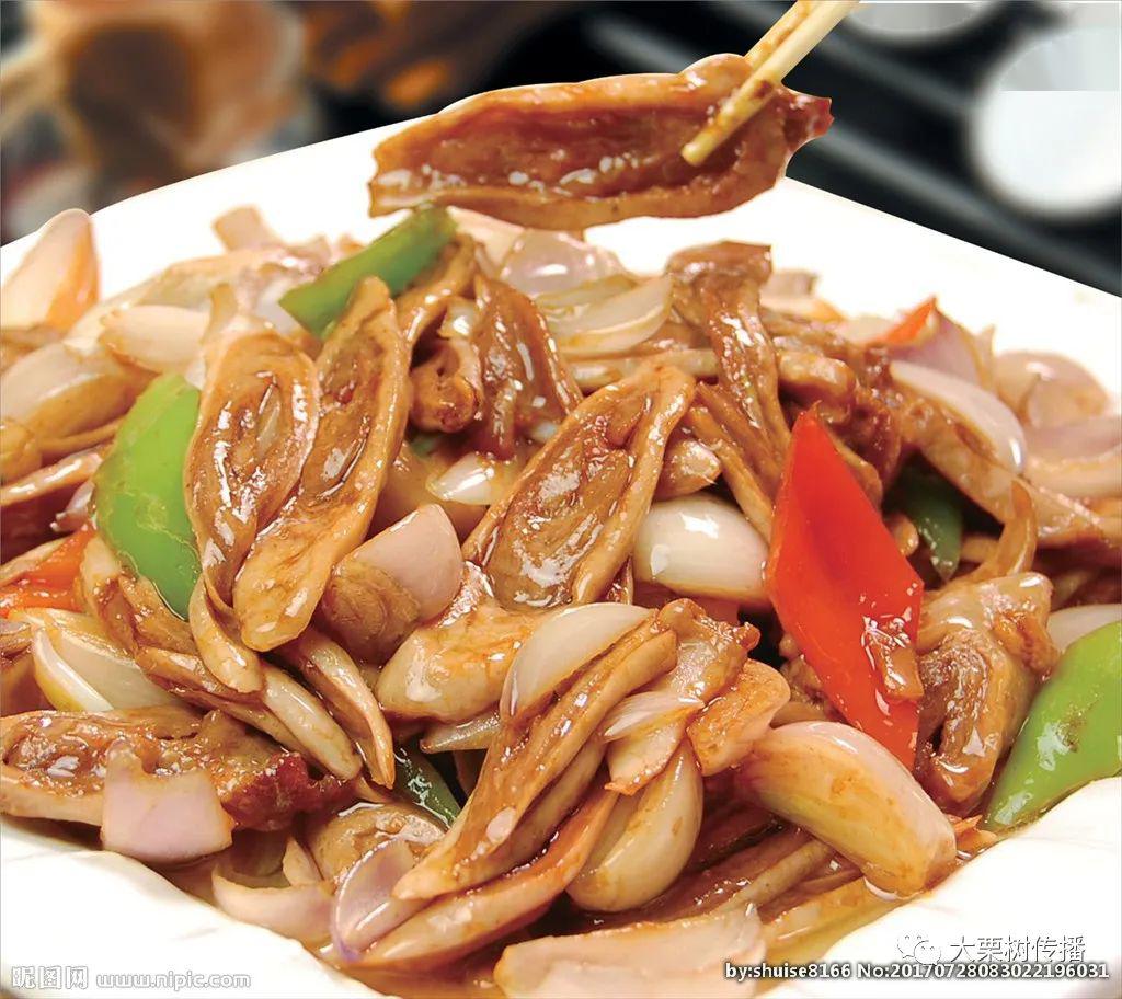 爆炒肚片炒香了一条街追求美食不仅仅是吃货的理想更是一位厨师的信仰