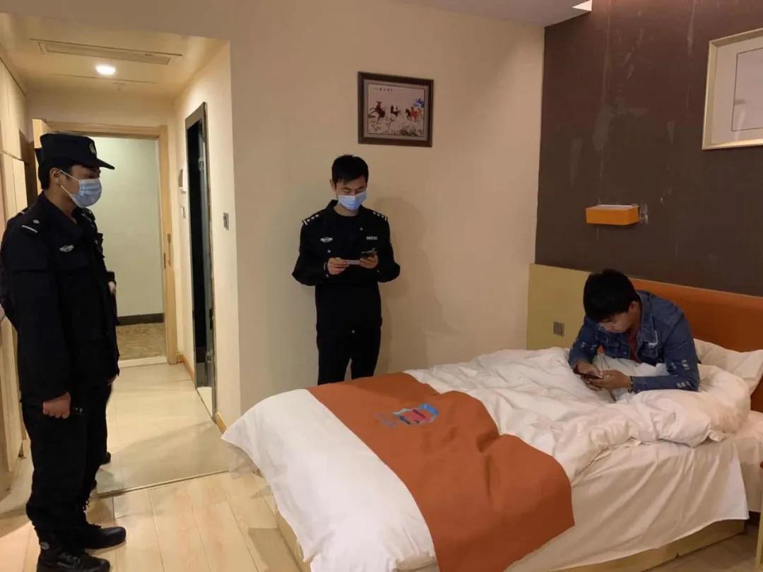 连续3晚上饶弋阳出动大批警察清查宾馆等248家14人被抓