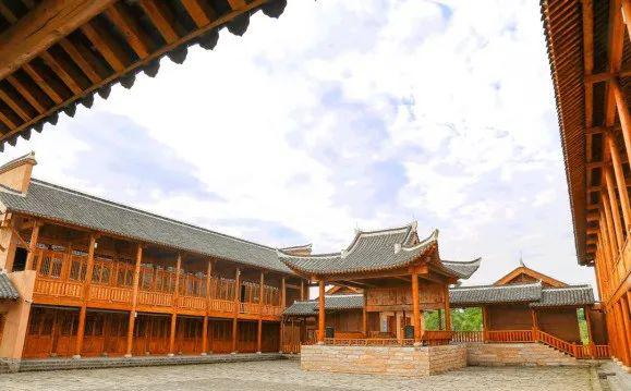 行摄之旅4月23日漫步四季阳光花圃田汉文化艺术小镇看湖南花鼓戏一天