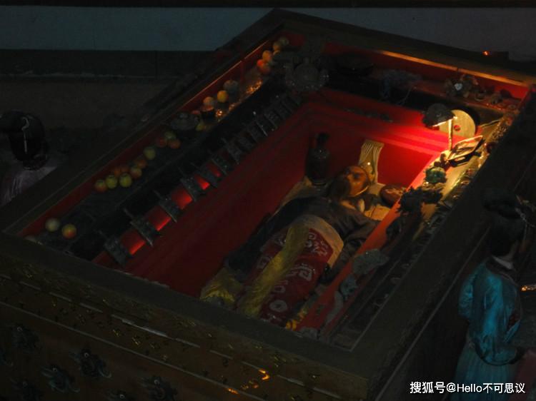 秦始皇陵地宫水银之谜推测至少100吨皇陵并不是从未被盗墓贼光顾