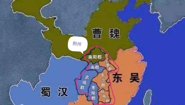 关羽攻樊城又势不可挡,如果关羽再拿下樊城,曹操首都再无险可守,三国