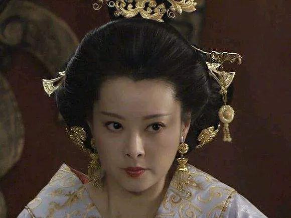 史上最长寿的皇后一个母亲如何影响三代人