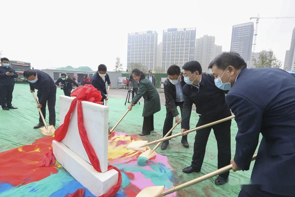 国承彦,朱玉明同志出席腊山复利广场开工奠基仪式
