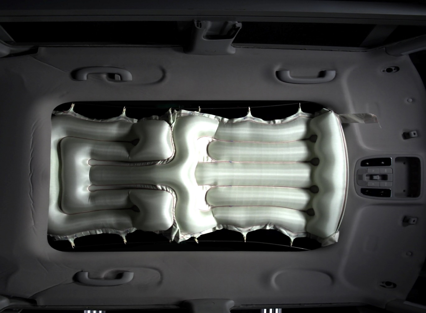 宇尘说车│现代·起亚汽车全球首款车顶安全气囊再升级