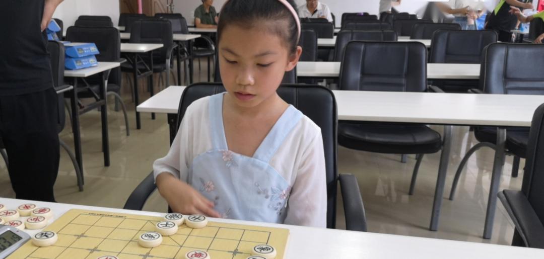 扬州女棋王刘明红图片