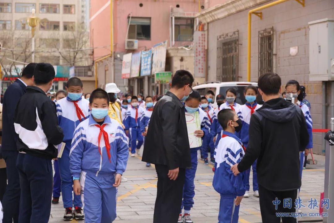 今天张掖市各中小学有序开学复课