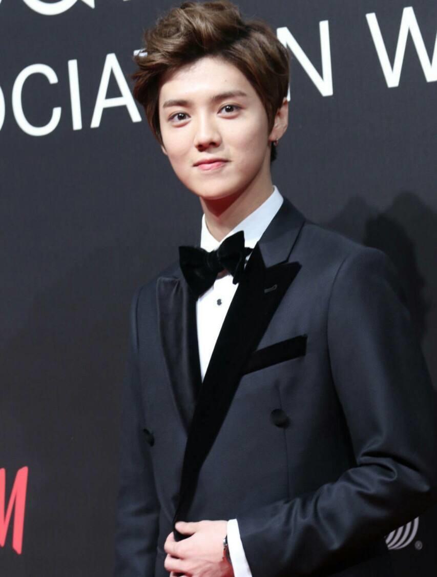 鹿晗三七分发型,鹿晗三七分发型怎么吹,鹿晗发型图片三七分