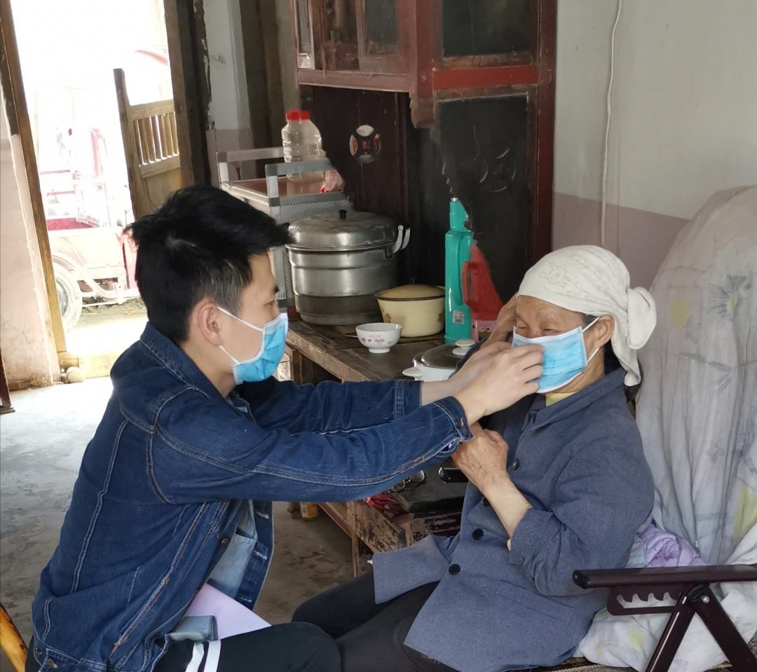 聚焦高岚我已经恢复了院长请让我归队一位95后医生的深夜连线