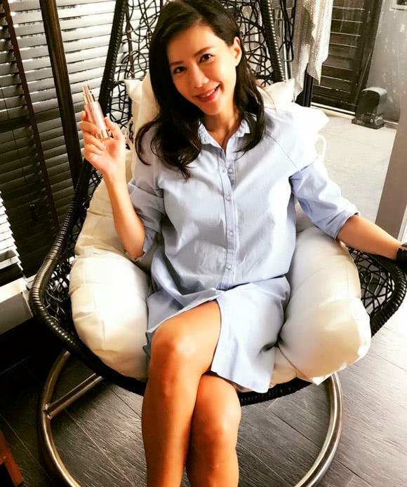 出道30年零绯闻,高龄时连生三胎儿子,如今50岁越活越年轻_郑惠玉