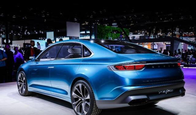 等车来极具潮流动感气质全新吉利preface不得不爱