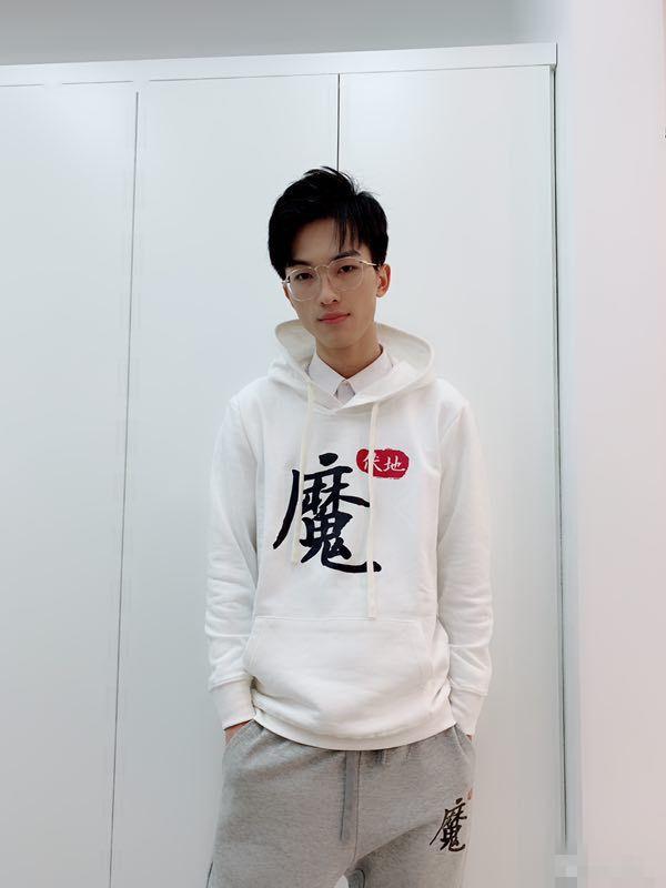 粉丝追问难言,玩和平精英一共充了多少钱?他的答案谁能想到?