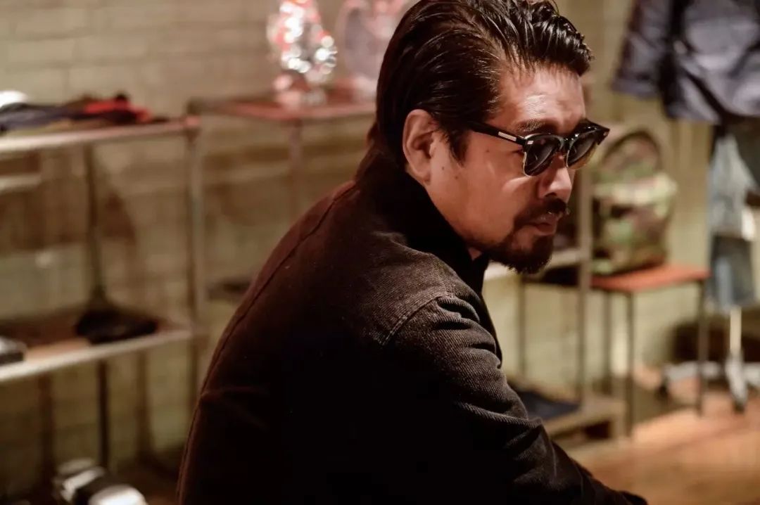 泷泽伸介和"邻居"