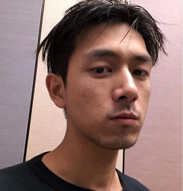 不要把他们看得太高大了,他们在生活里也只是普通人而已