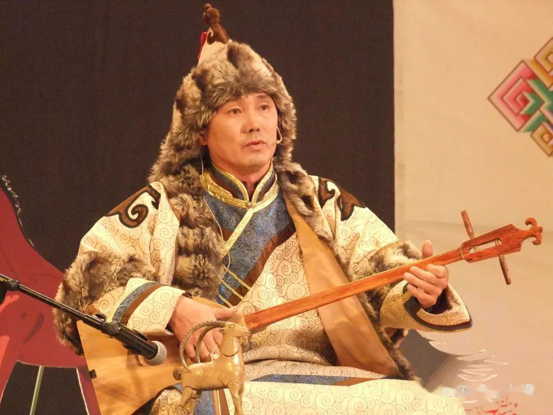 卫拉特蒙古口传故事说唱江格尔满都来1