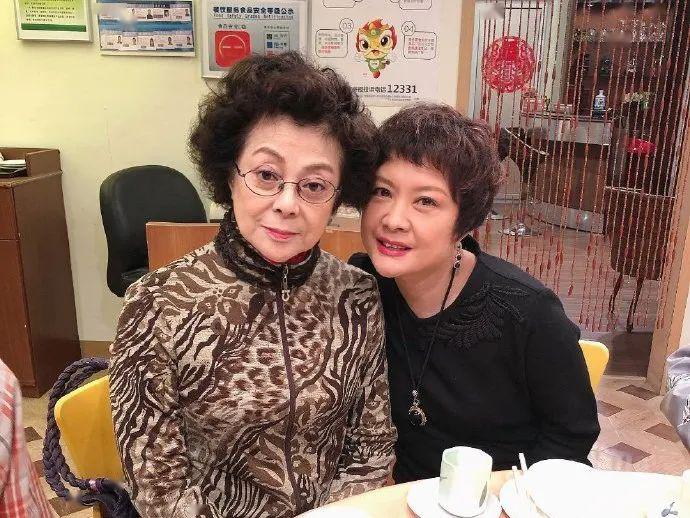 广州师奶请c位出道