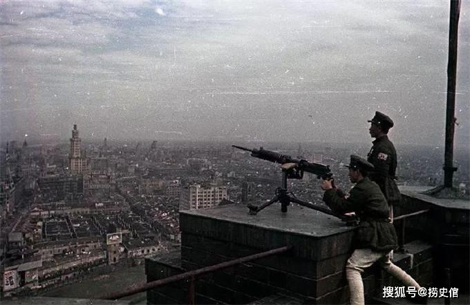 苏联摄影师拍1949年上海解放大军进城了十里洋场谢幕了02