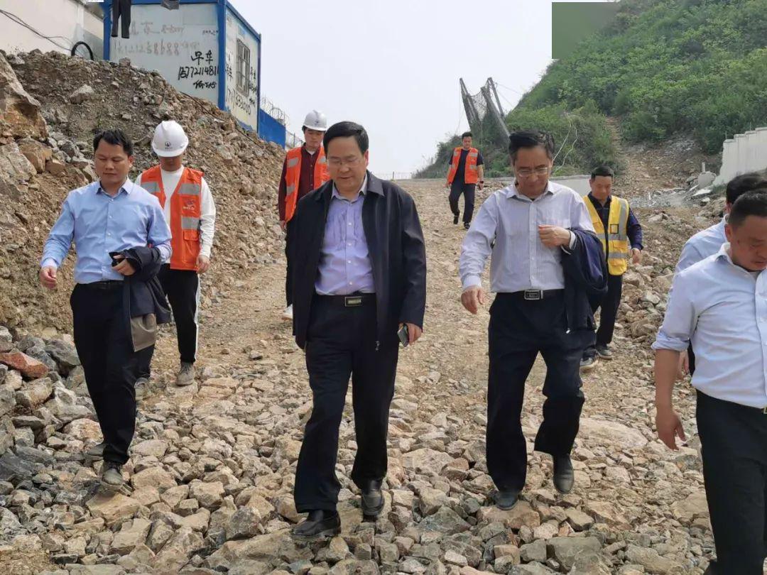 市人大常委会副主任汪先明现场调研贵绳物流园项目复工达产情况