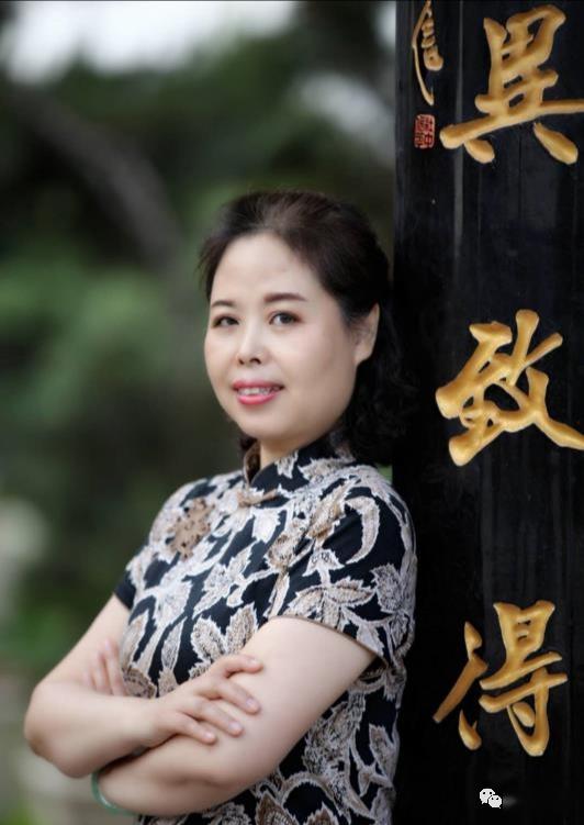 刘兰辉,毕业于西北大学中文系,中共党员,现任《中国