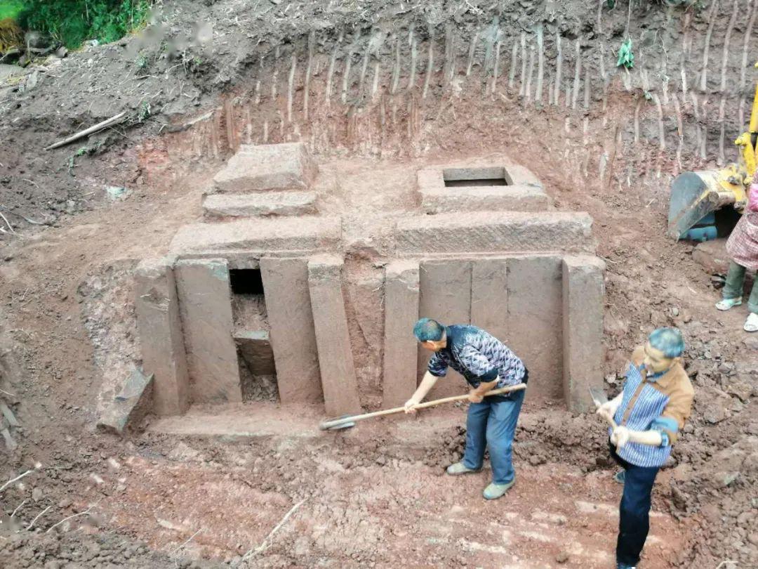 最新| 廣安棗山發現兩座疑似明代古墓