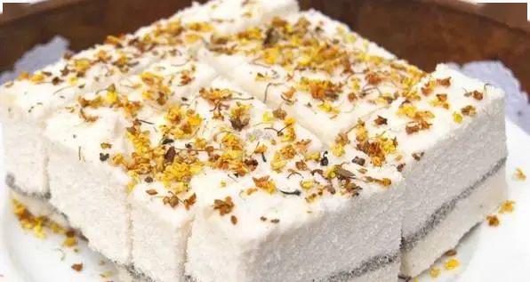 鹤庆米糕,分干糕和水糕两大类.