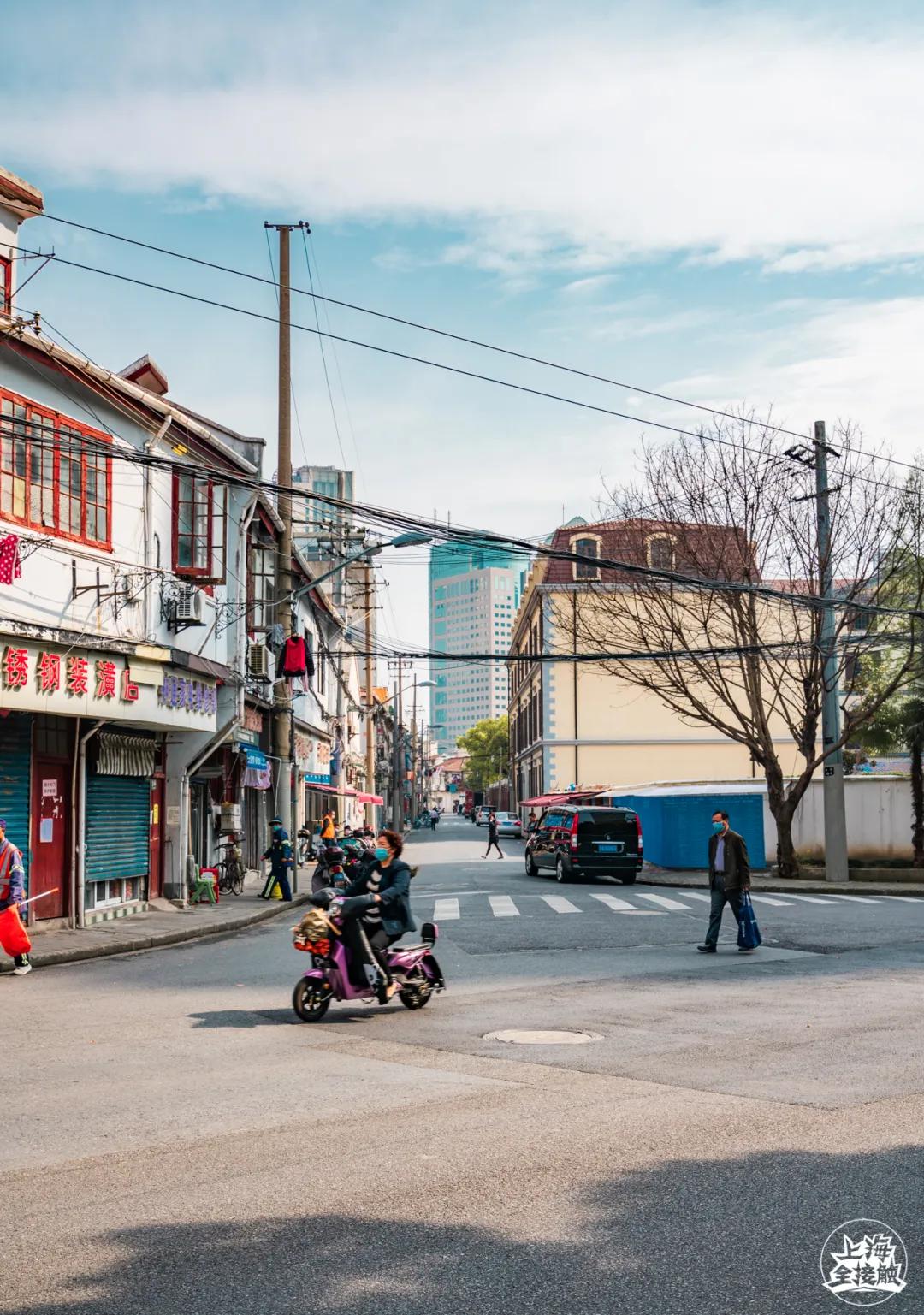 老照片,来源于网络:1950年代的三角地菜市场汉阳路西起吴淞路,与峨眉