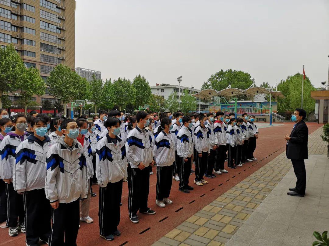 春风十里不如校园有你西安市中铁中学全面开学第一天
