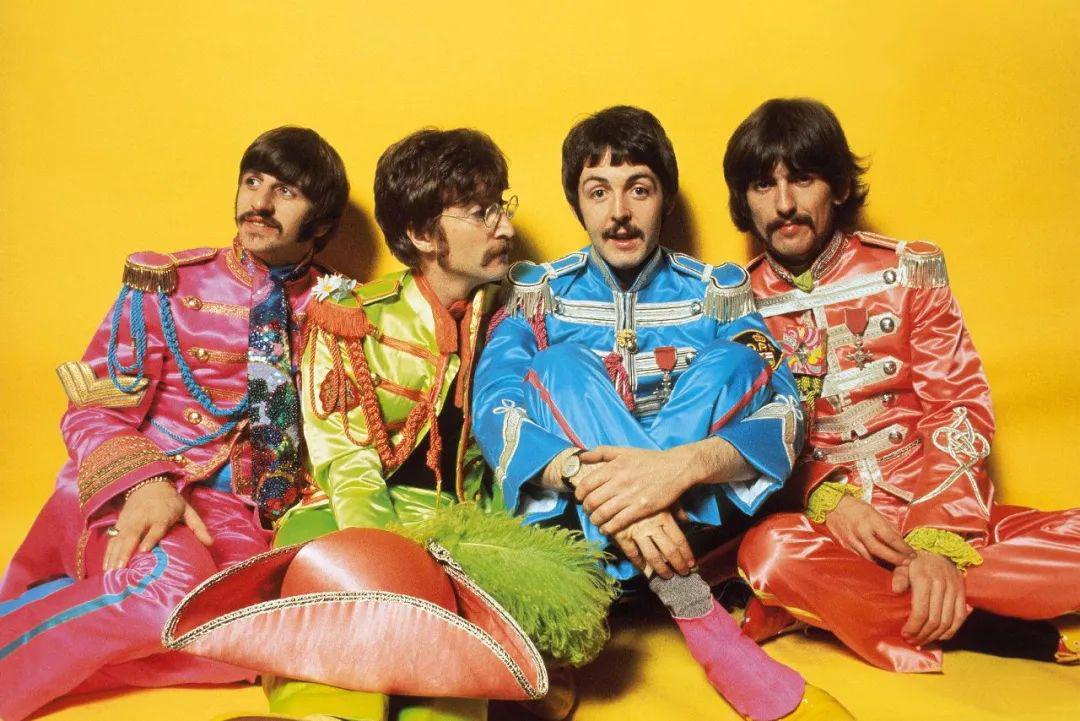 「hey jude」手写歌词以 $91 万美元拍卖价成交,回顾 the beatles 最