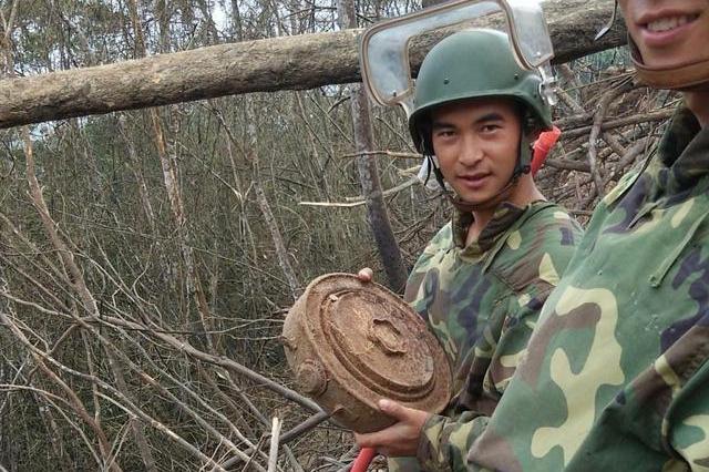 原创 电影中吴京踩到的地雷,原来实战中几乎不可能存活,这么厉害呢