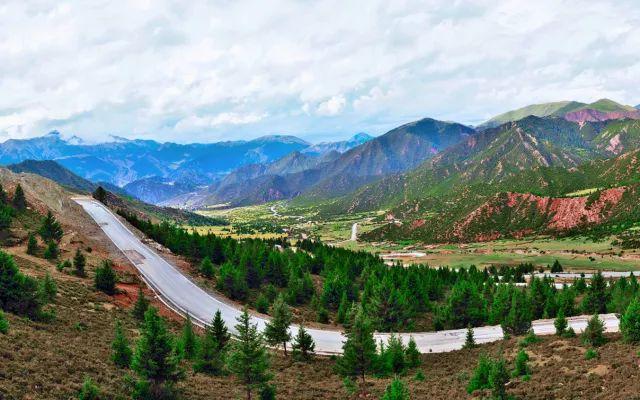 中国最长最美国道沿途风景绝佳是进藏必去的最佳路线