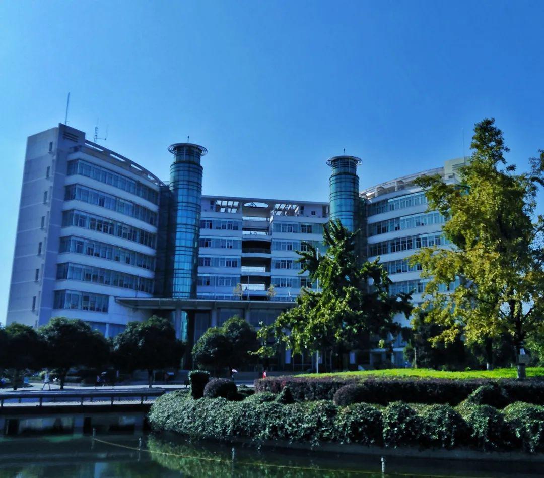 请前往中南林科大的乘客本站下车""铁道学院到了听着报站的声音坐一次