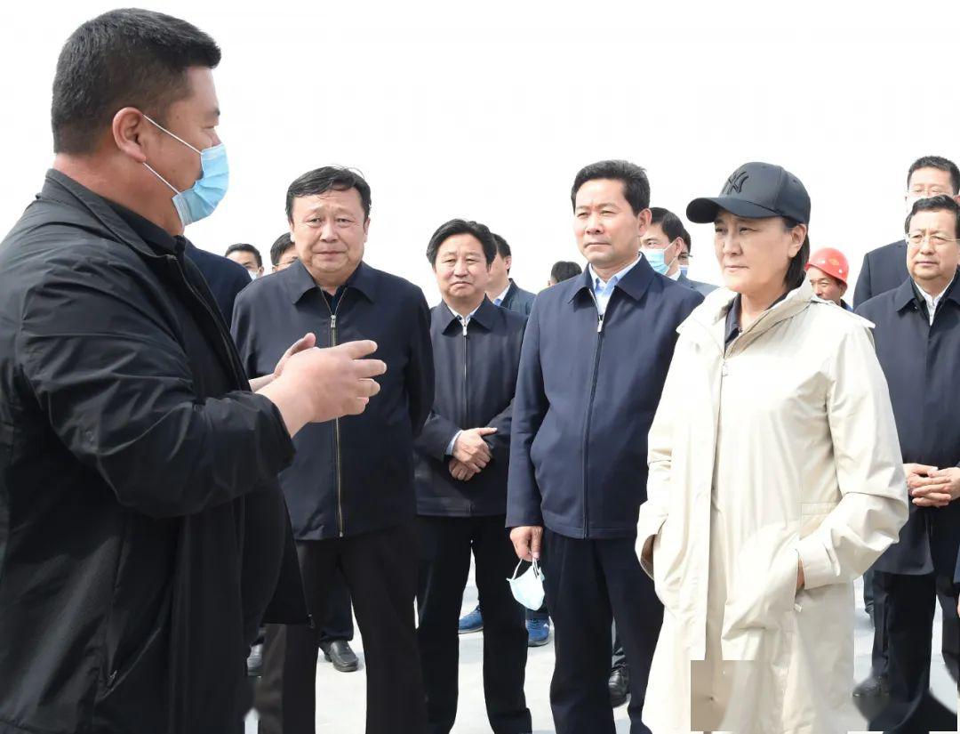 布小林在巴彦淖尔市调研时强调 加快奶业现代化步伐 助力乡村振兴和