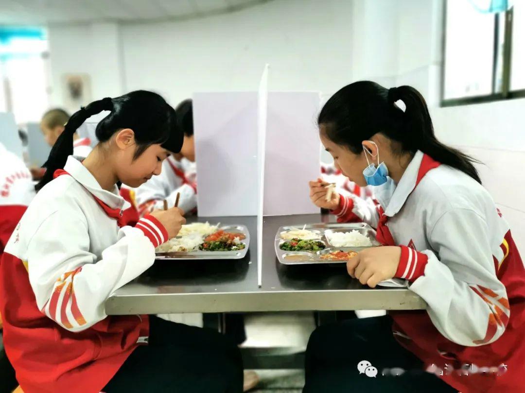 小学复学进行时最美人间四月天小六学子齐归来